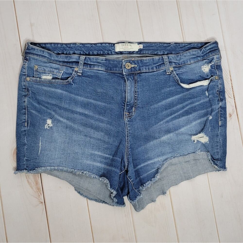 Torrid Cut Off Raw Hem Medium Wash Distressed Shorts, sz 24